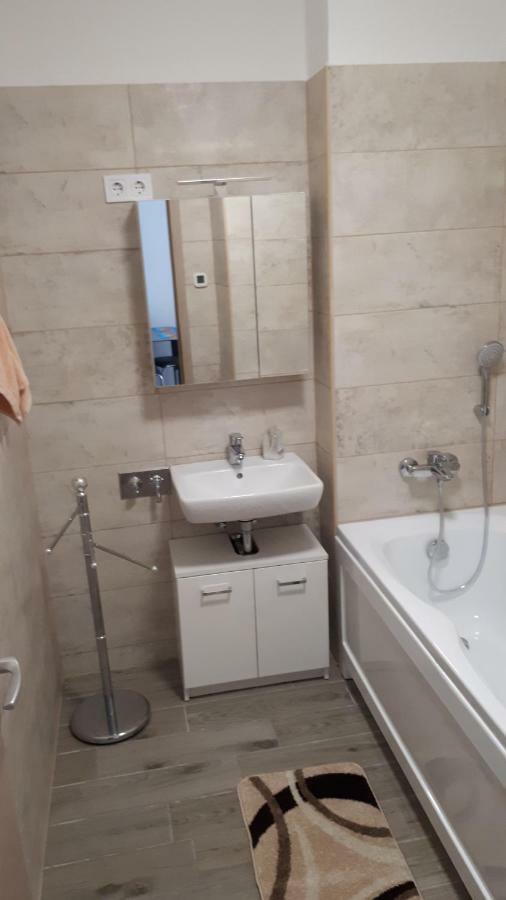 Lido Riviera Apartman Балатонлеле Екстериор снимка